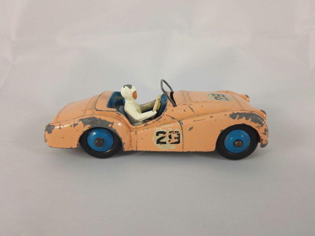 Triumph TR2 - Dinky Toys - 111