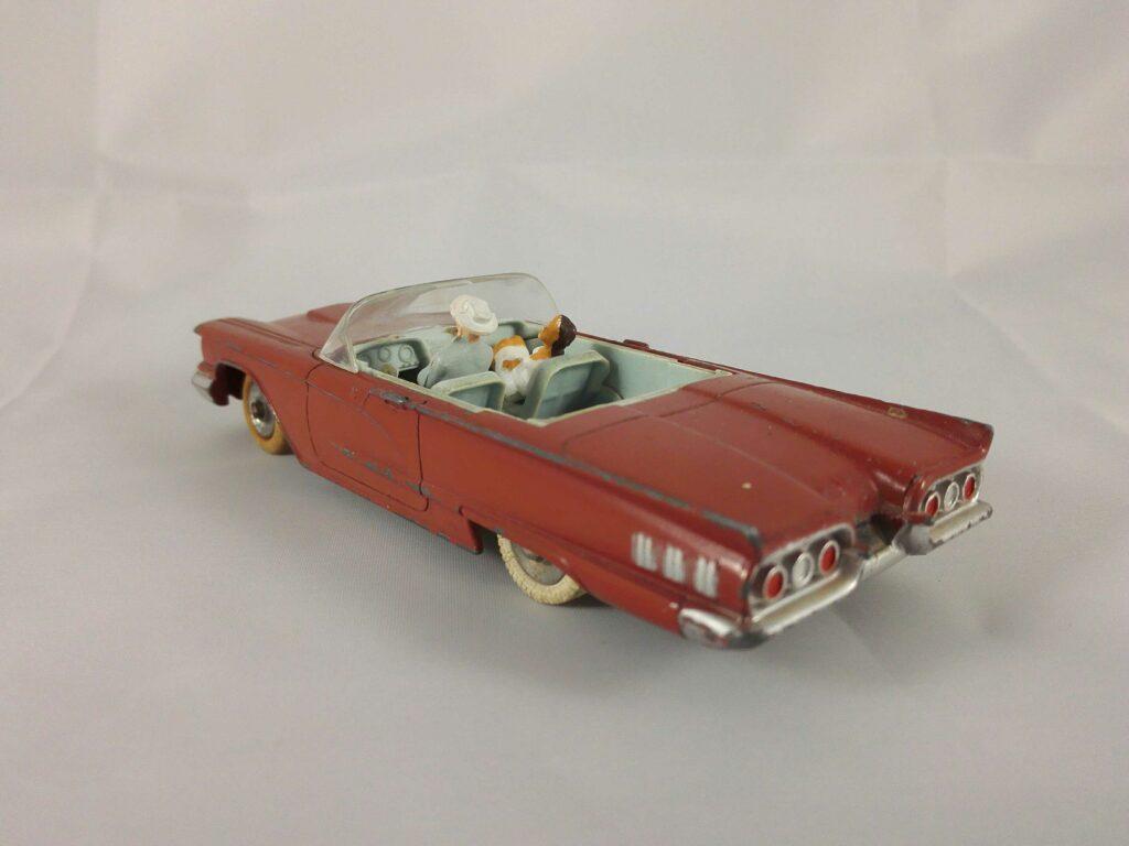 Ford Thunderbird - Dinky Toys - 555