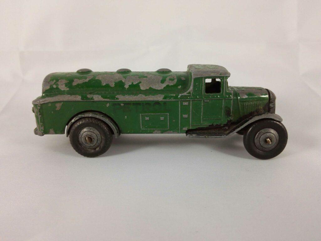 Tanker Lorry - Dinky Toys - 25D