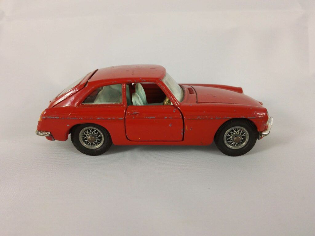 MGB GT - Corgi Toys - 327