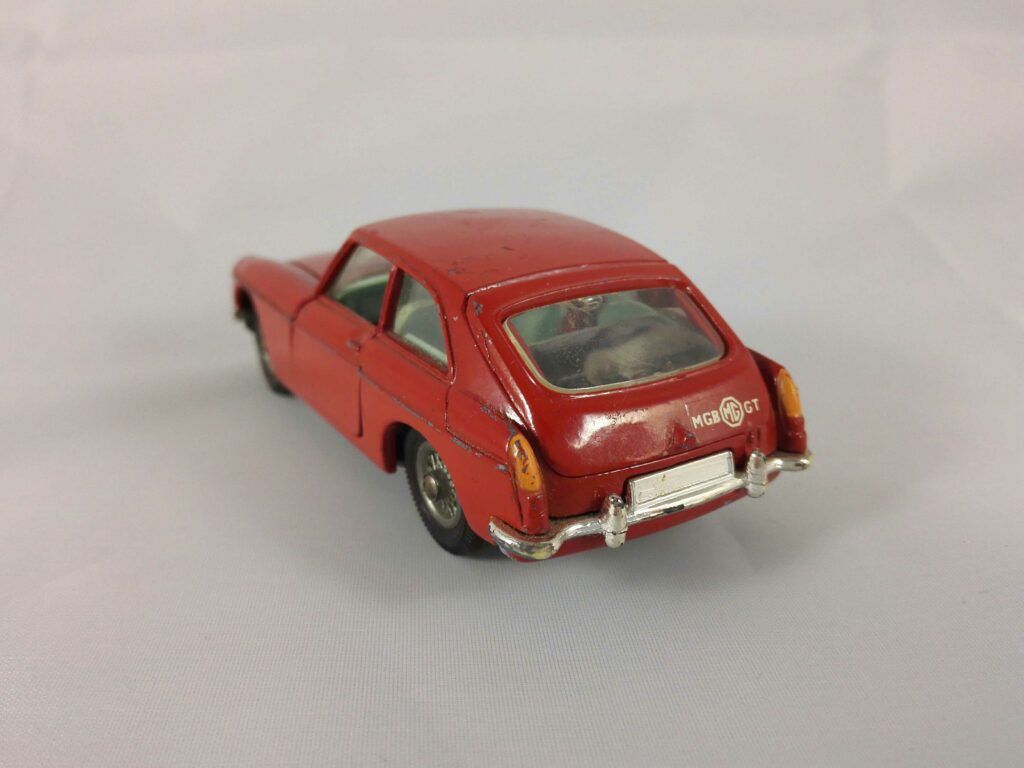 MGB GT - Corgi Toys - 327