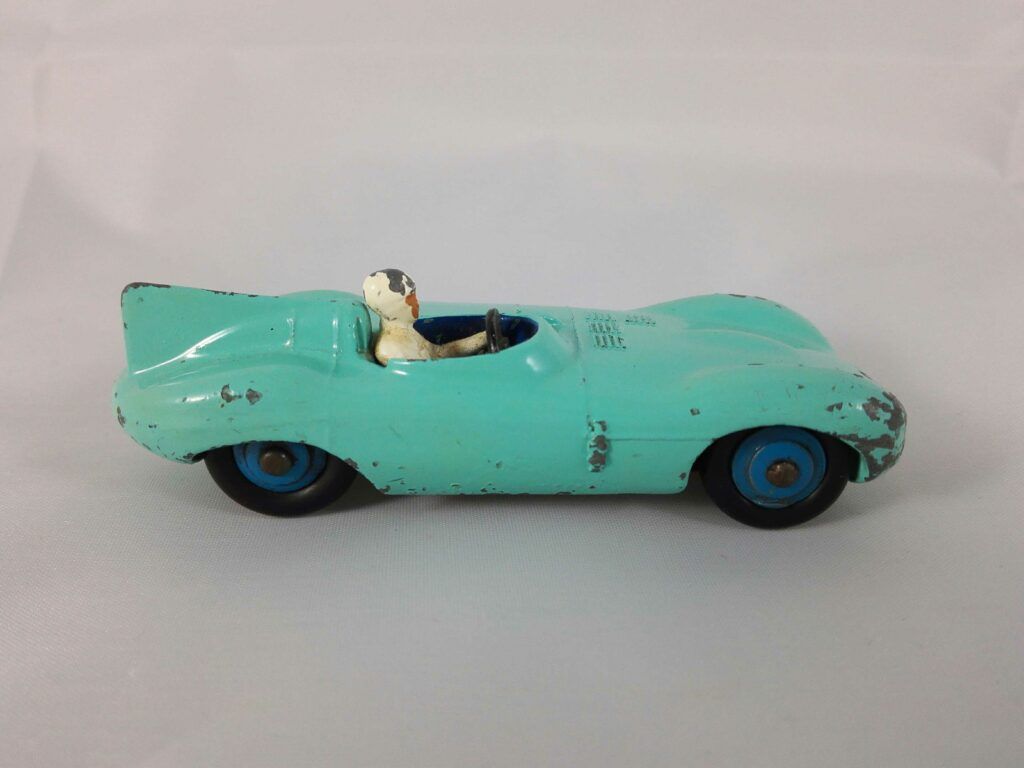 Jaguar D Type - Dinky Toys - 238