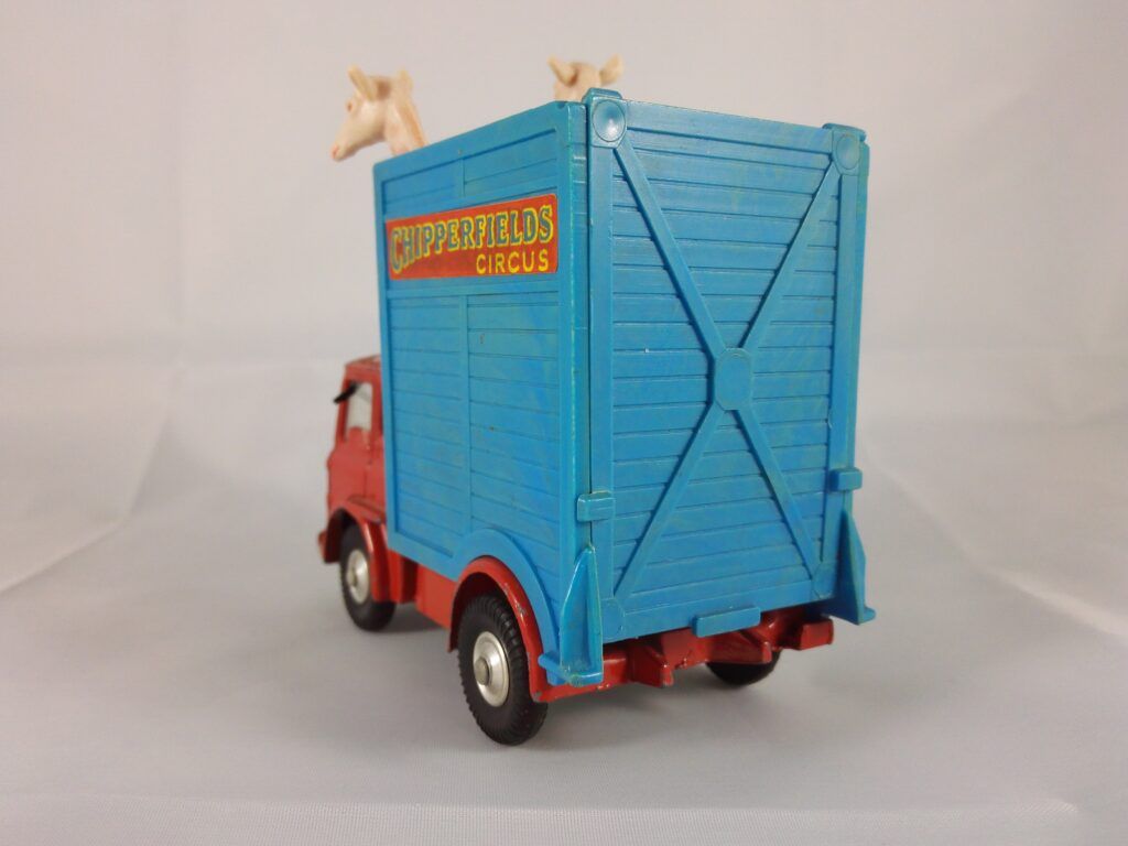 Bedford TK Chipperfield's Circus - Corgi Toys - 503