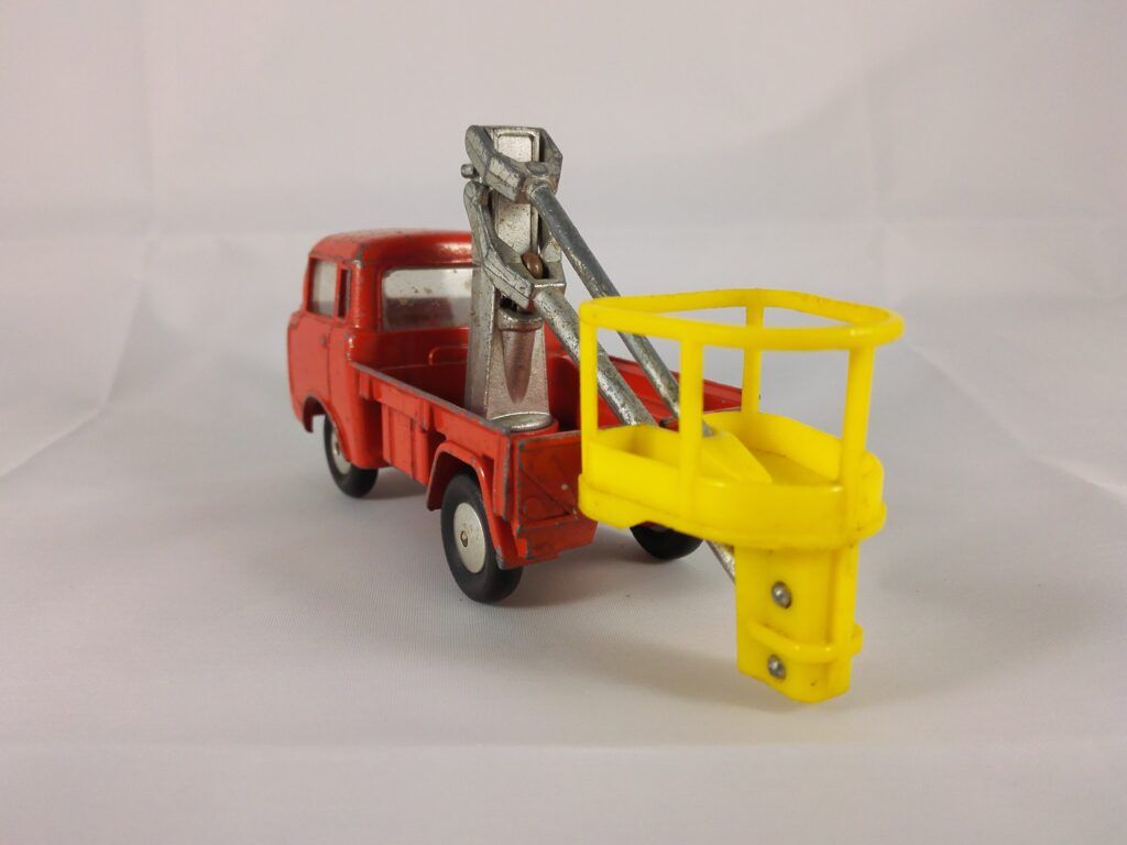 Jeep FC-150 avec Nacelle - Corgi Toys - GS14