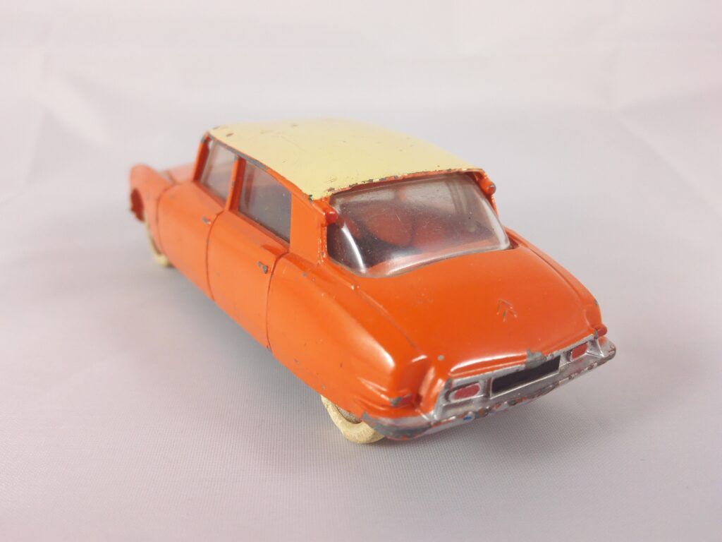 Citroën DS 19 - Dinky Toys - 24C