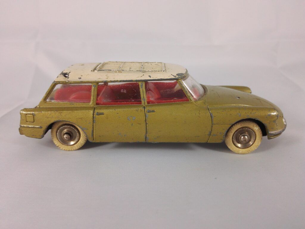 Citroën ID 19 Break - Dinky Toys - 539