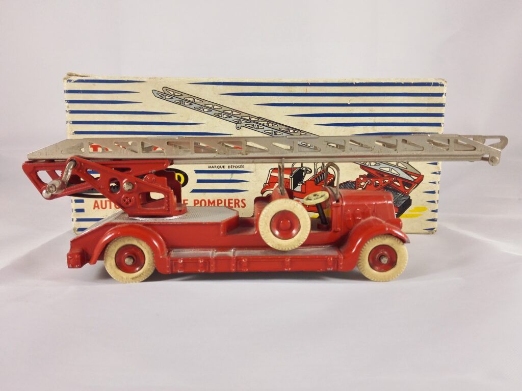 Delahaye 103 Camion de Pompiers - Dinky Toys - 32D