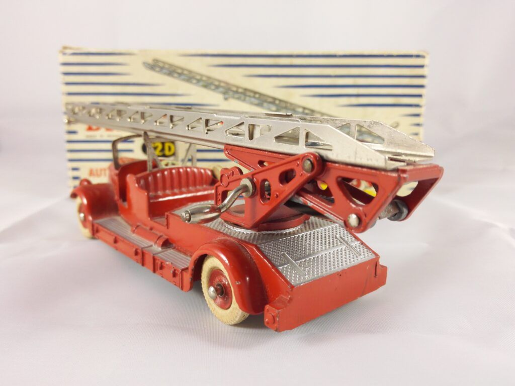 Delahaye 103 Camion de Pompiers - Dinky Toys - 32D