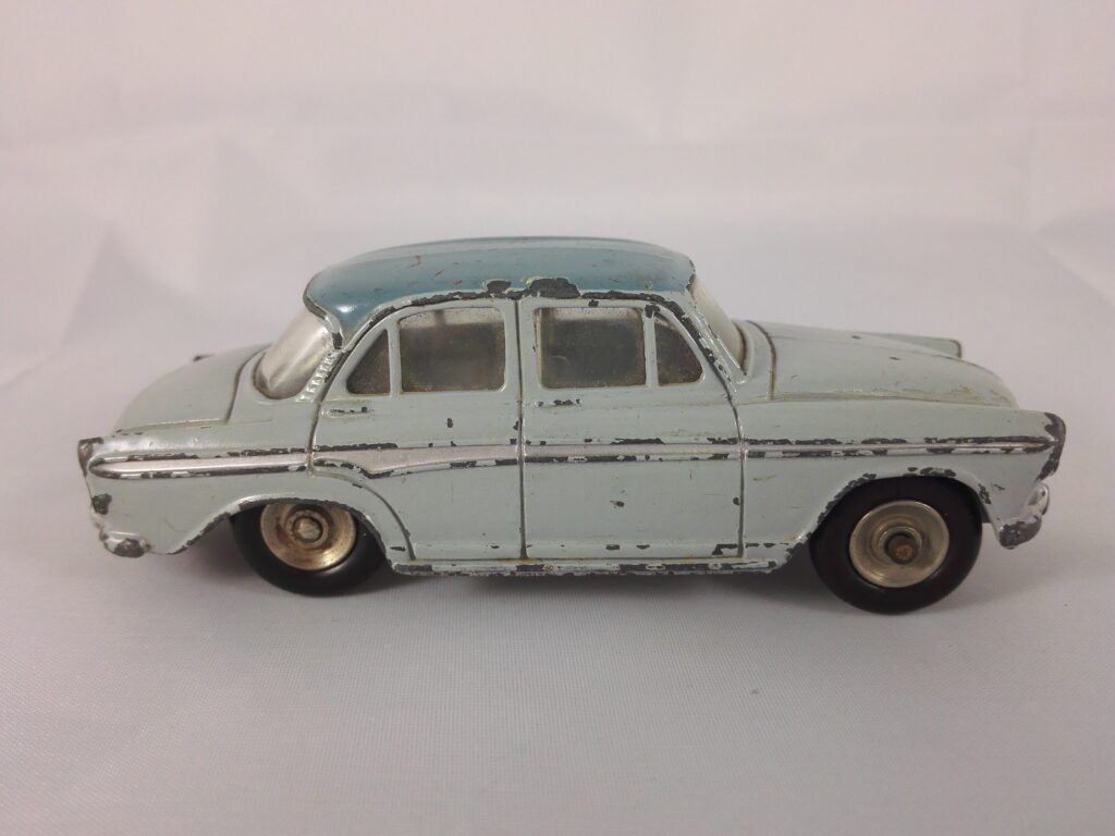 Simca Aronde P60 - Dinky Toys - 544