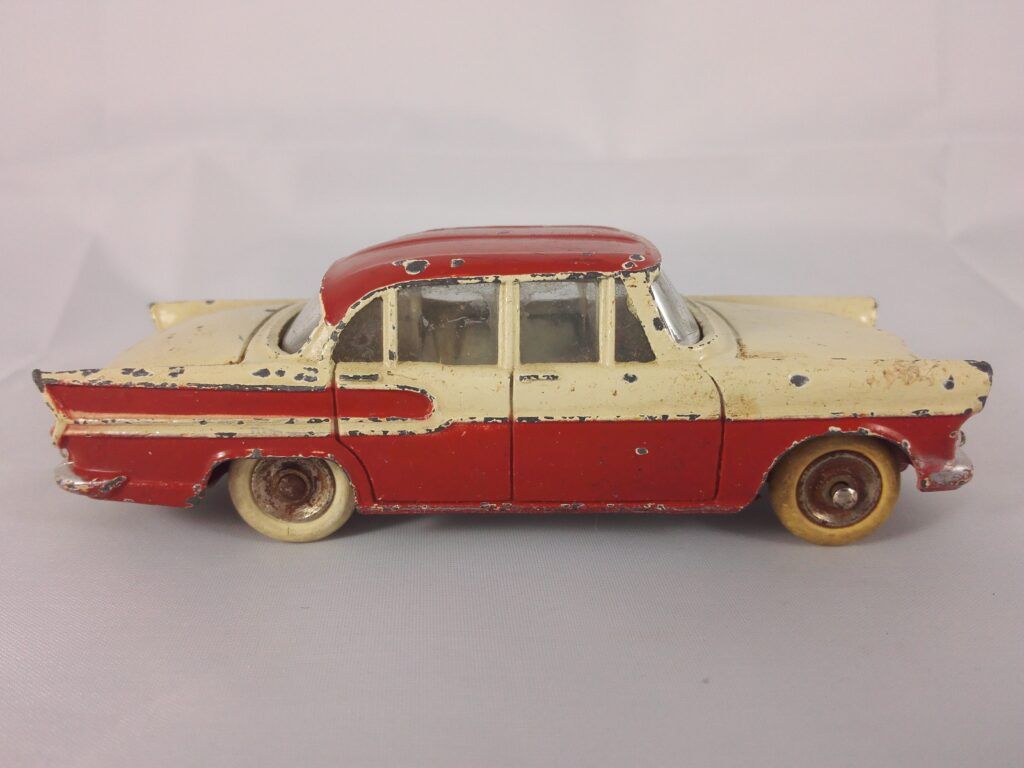 Simca Vedette Chambord - Dinky Toys - 24K