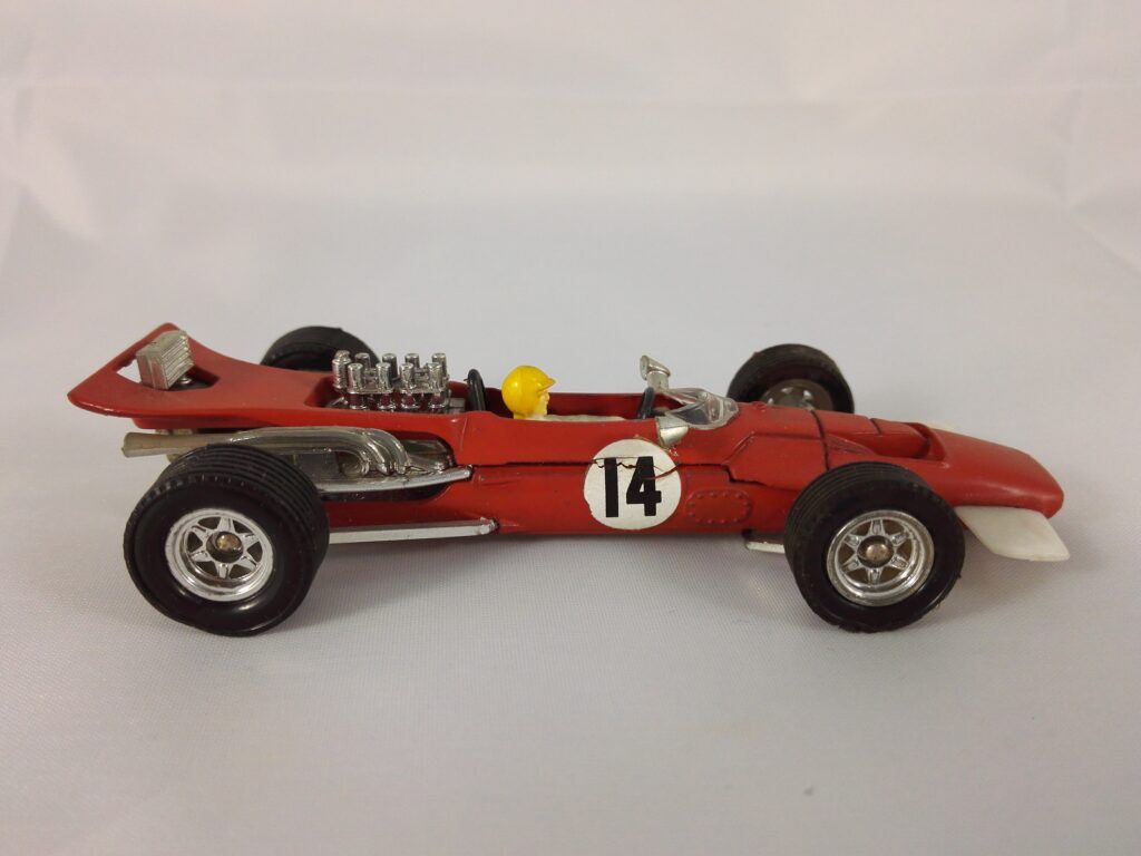 Surtees TS5 - Dinky Toys - 1433