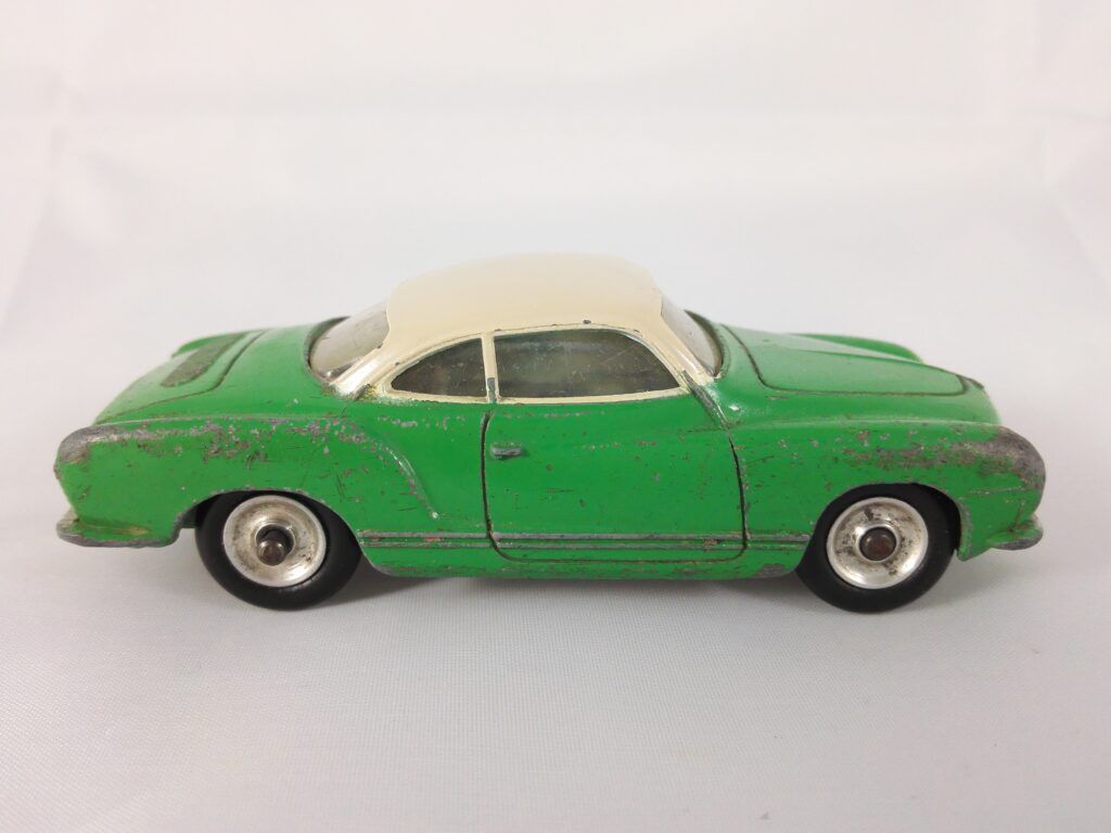 Volkswagen Karmann Ghia - Dinky Toys - 187