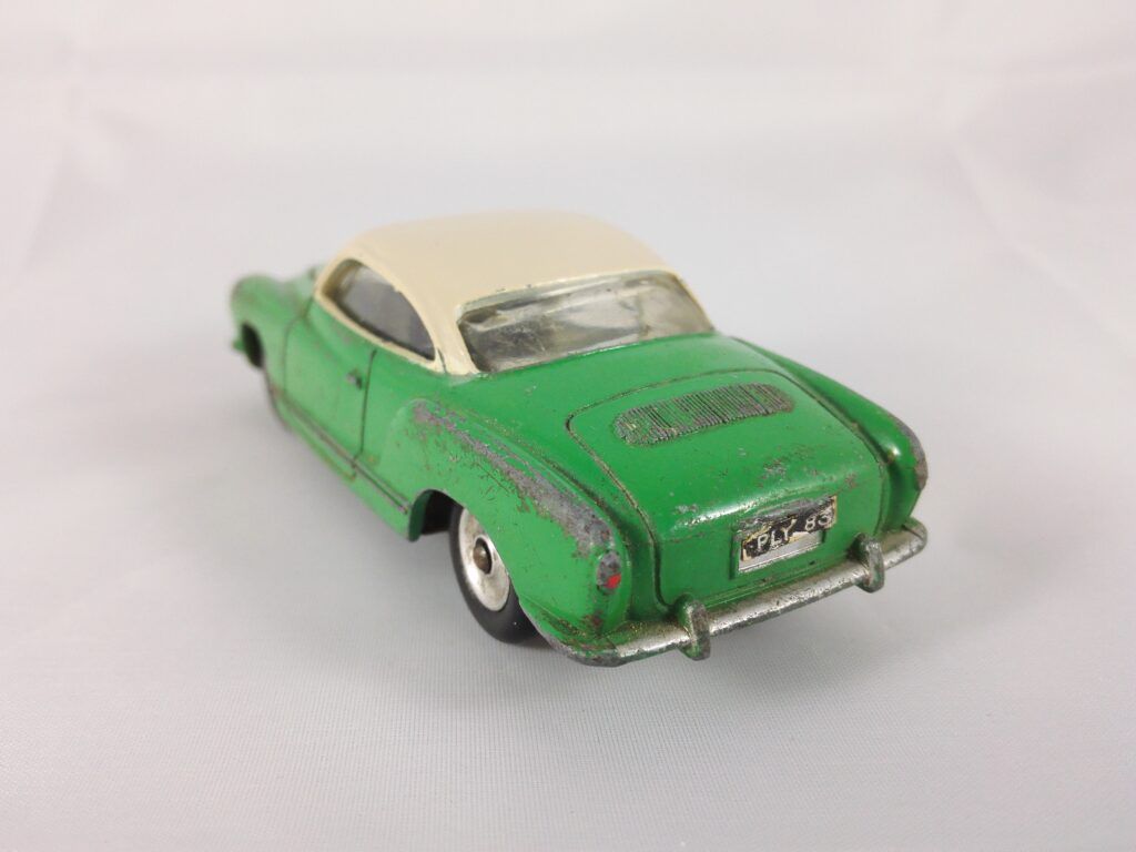 Volkswagen Karmann Ghia - Dinky Toys - 187